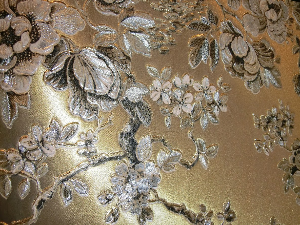 exklusives italienisches Tapeten Design schwarz gold Blumen Roberto Cavalli in Berlin kaufen