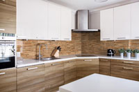 Raumbild Idee Küche mit Holzverblender Riemchen für innen